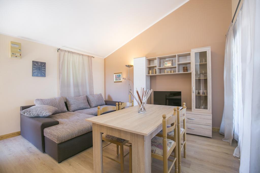 Apartment Gino Ravni Room photo